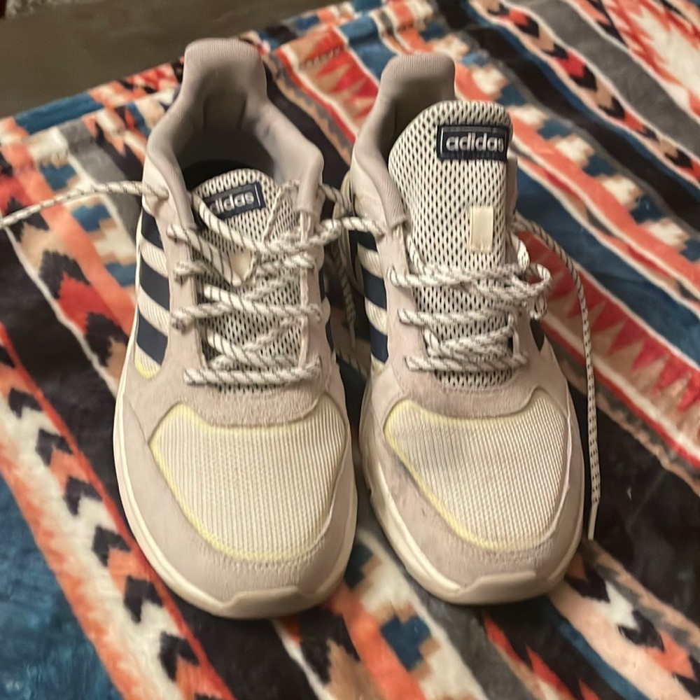 Nice adidas’s sneakers with one stain on right foot lot of life in these